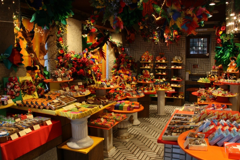 ecommerce-CASTELLAR-min_candy_store_chocolate_shop_chocolate_switzerland-393515